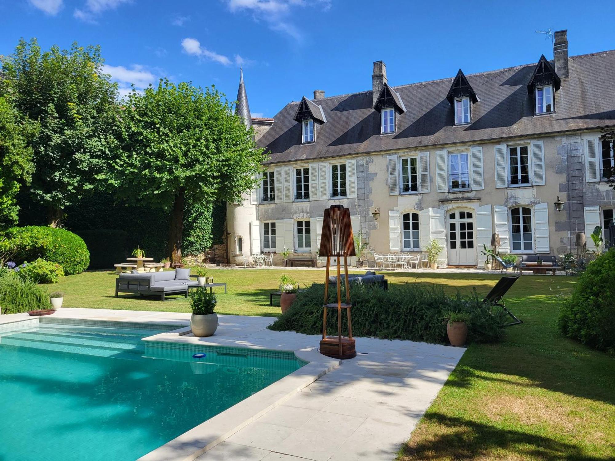 Logis Des Tourelles Bed & Breakfast Cognac Ngoại thất bức ảnh